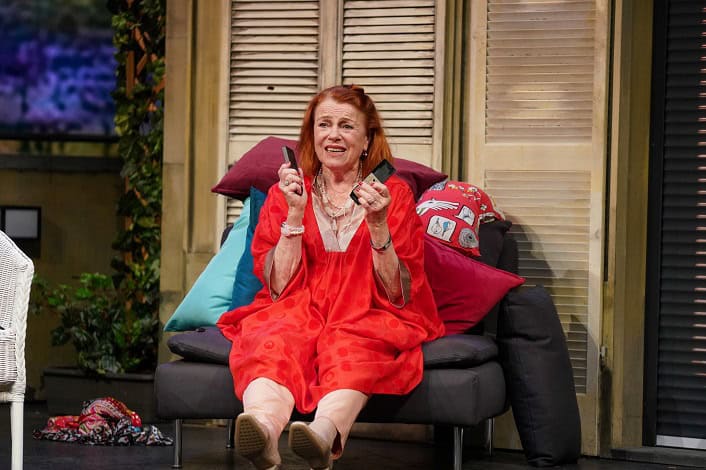 Pustte-me-ven-divadlo-kalich